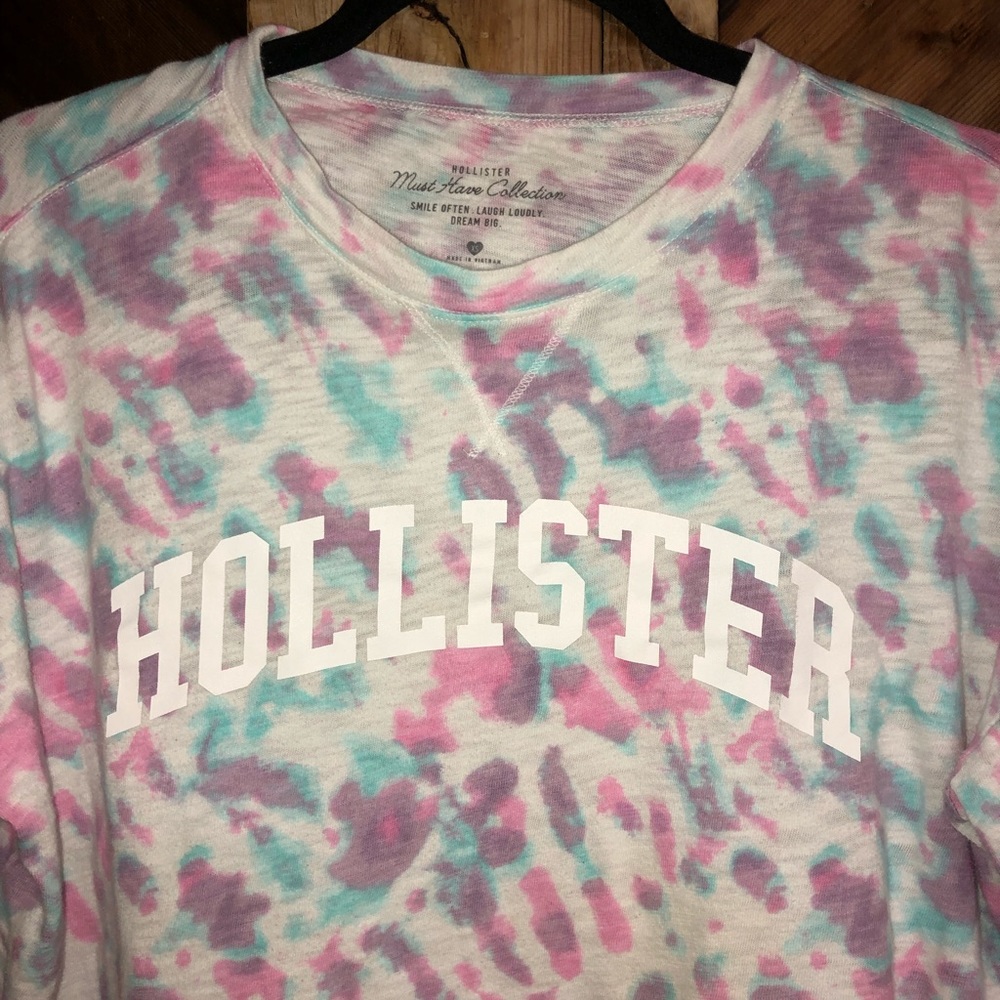 Holister crop shirt